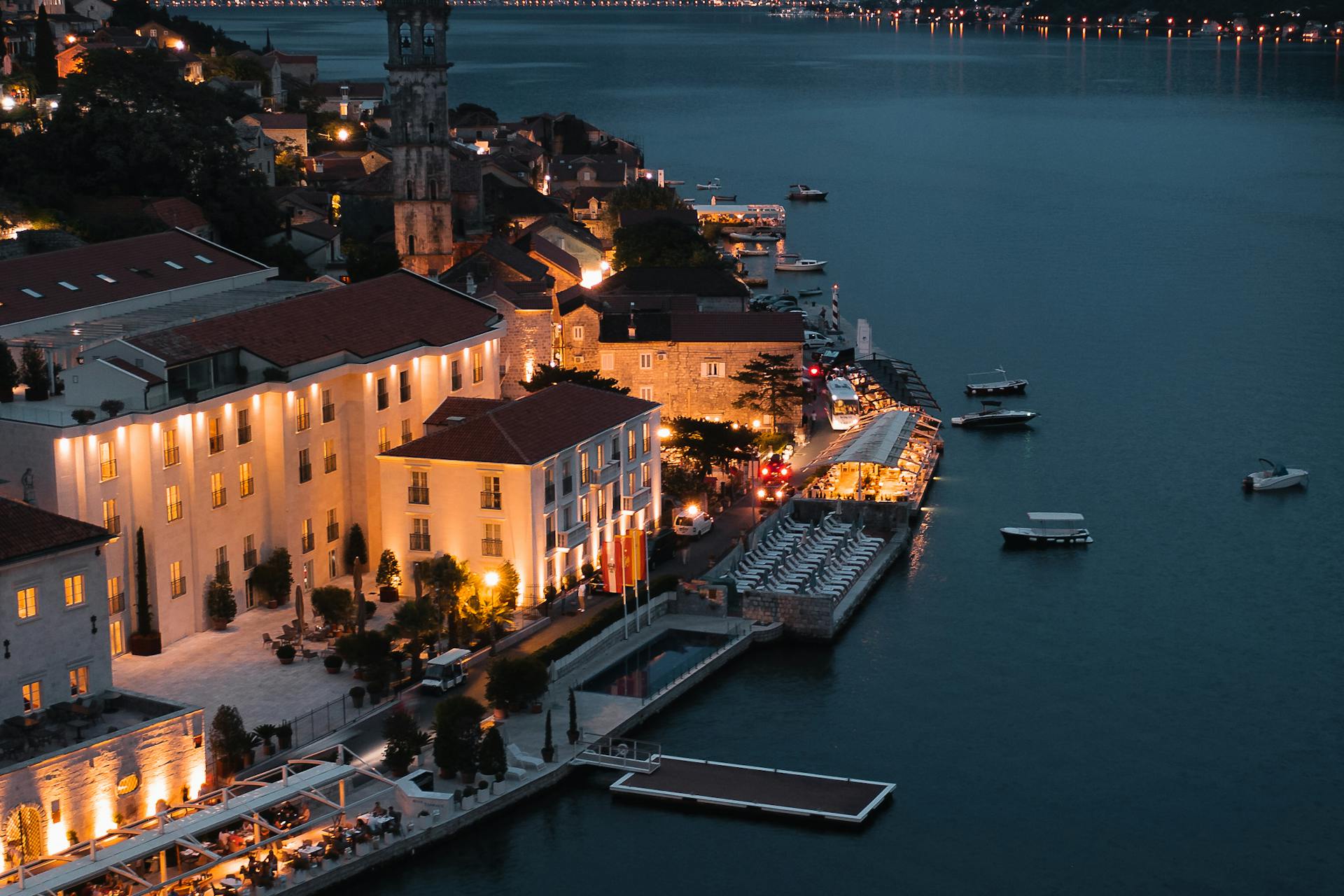 Car Rental Meets Boat Trip on the Bay
