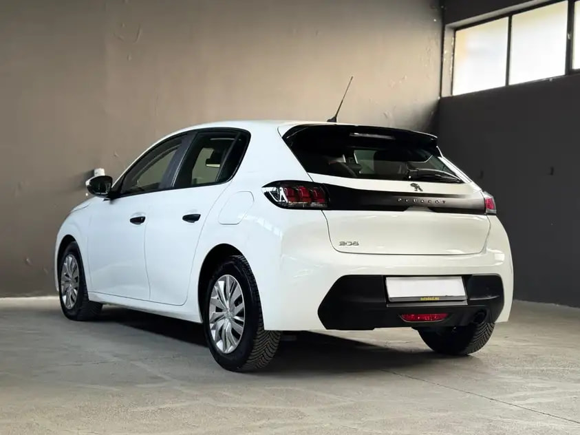 Peugeot 208 — photo 3